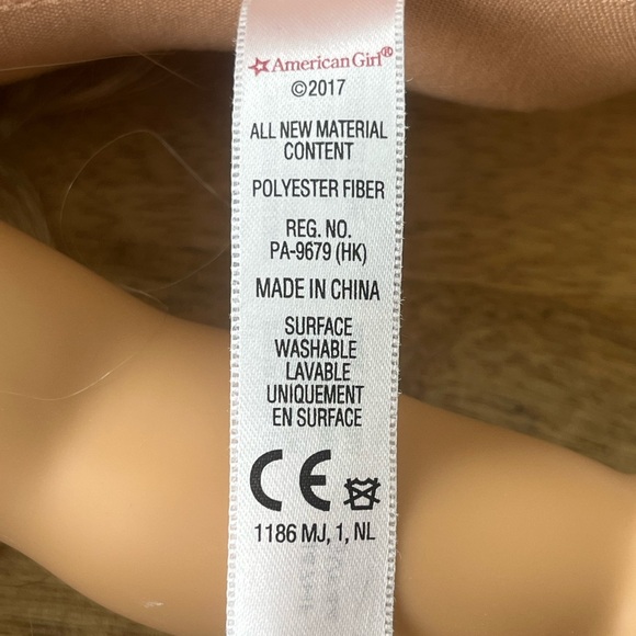 American Girl 18” 2017 Blond Green Eyes - Picture 4 of 6